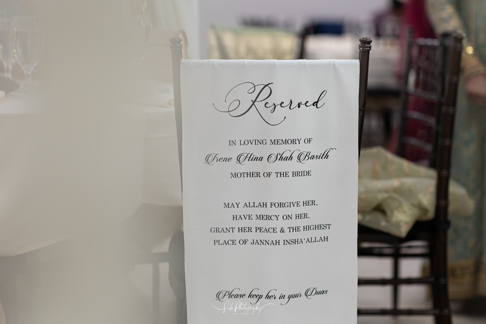 A printed menu at each setting